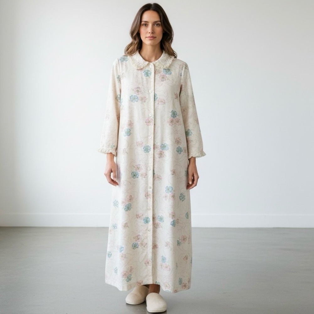 ๐ด Eve Stillman Vintage Cream Blue & Pink Floral Print Button-Up Robe & Nightgown